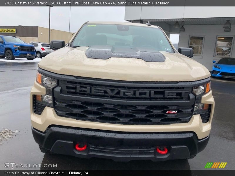 Sand Dune Metallic / Jet Black 2023 Chevrolet Silverado 1500 Custom Trail Boss Crew Cab 4x4