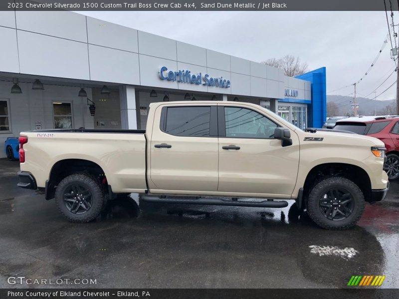  2023 Silverado 1500 Custom Trail Boss Crew Cab 4x4 Sand Dune Metallic