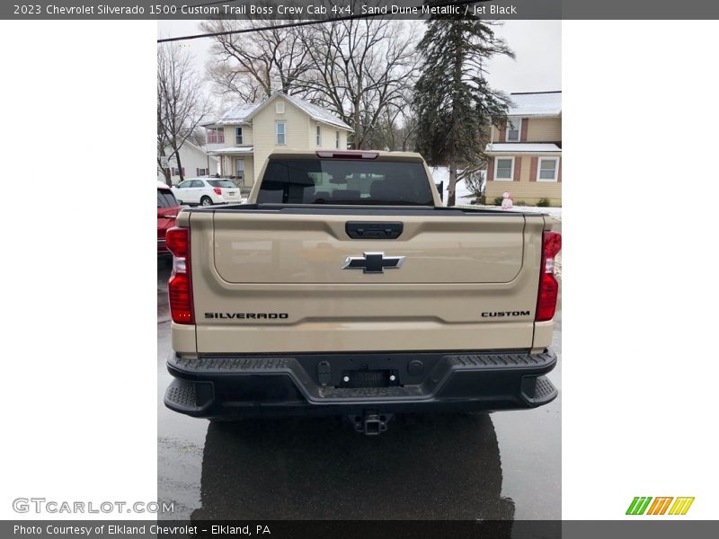 Sand Dune Metallic / Jet Black 2023 Chevrolet Silverado 1500 Custom Trail Boss Crew Cab 4x4
