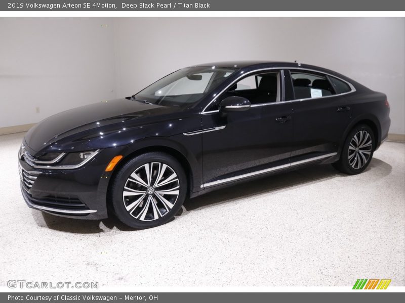 Front 3/4 View of 2019 Arteon SE 4Motion