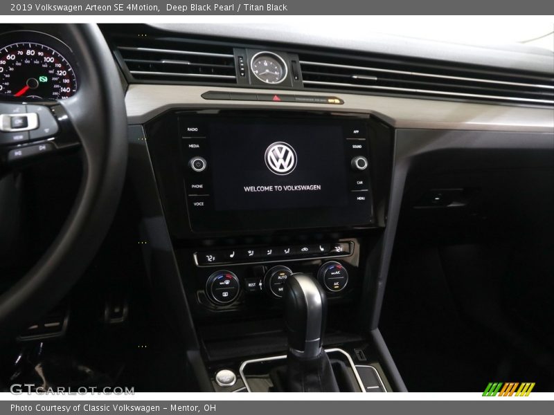 Controls of 2019 Arteon SE 4Motion