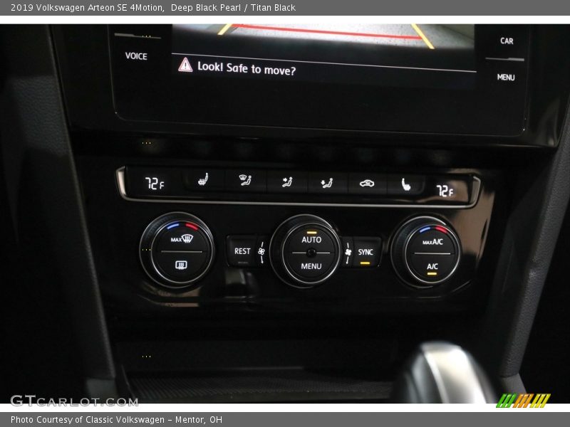 Controls of 2019 Arteon SE 4Motion