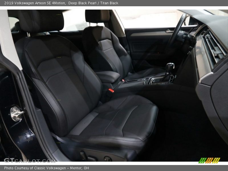 Front Seat of 2019 Arteon SE 4Motion