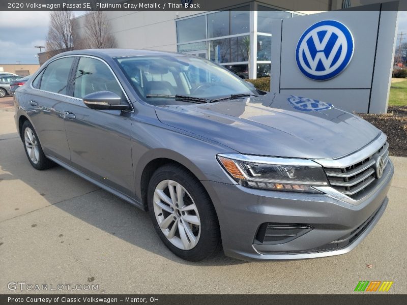 Front 3/4 View of 2020 Passat SE
