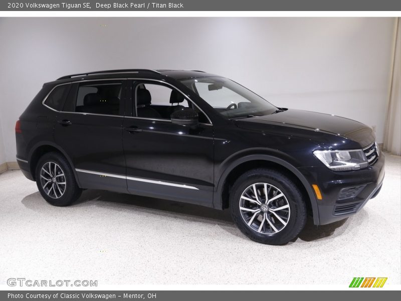  2020 Tiguan SE Deep Black Pearl