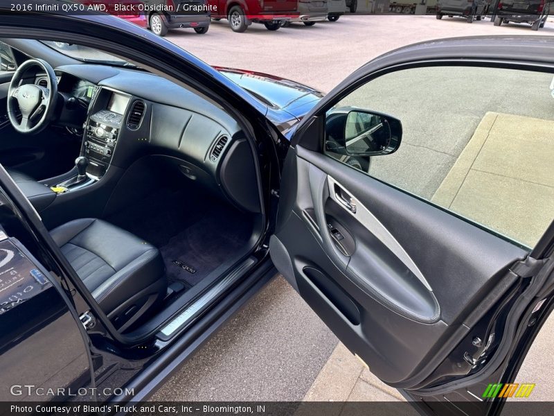 Black Obsidian / Graphite 2016 Infiniti QX50 AWD