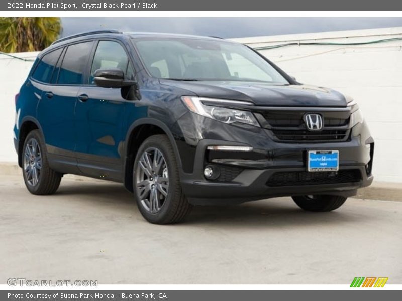 Front 3/4 View of 2022 Pilot Sport