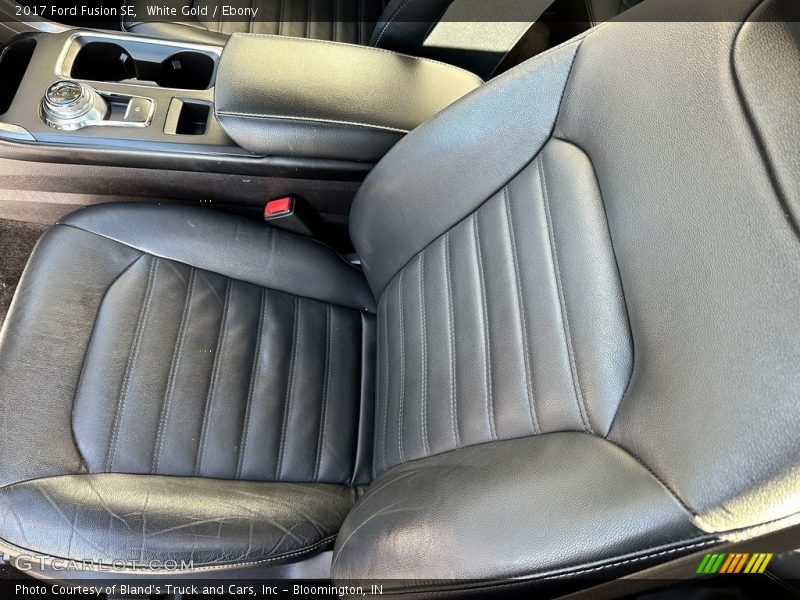 White Gold / Ebony 2017 Ford Fusion SE