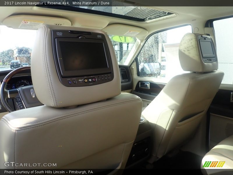 Entertainment System of 2017 Navigator L Reserve 4x4