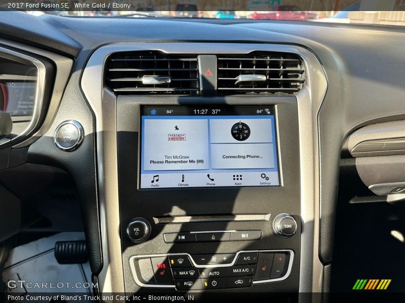 White Gold / Ebony 2017 Ford Fusion SE