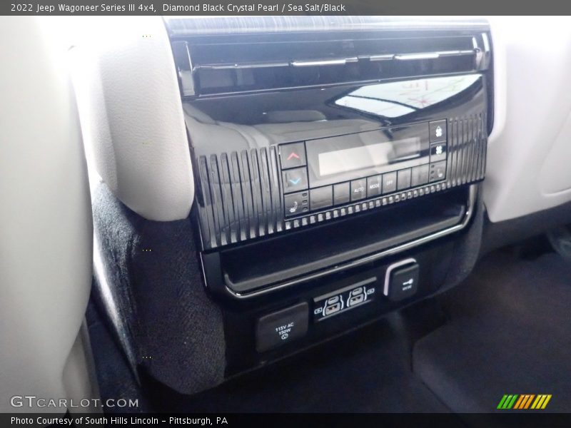 Diamond Black Crystal Pearl / Sea Salt/Black 2022 Jeep Wagoneer Series III 4x4