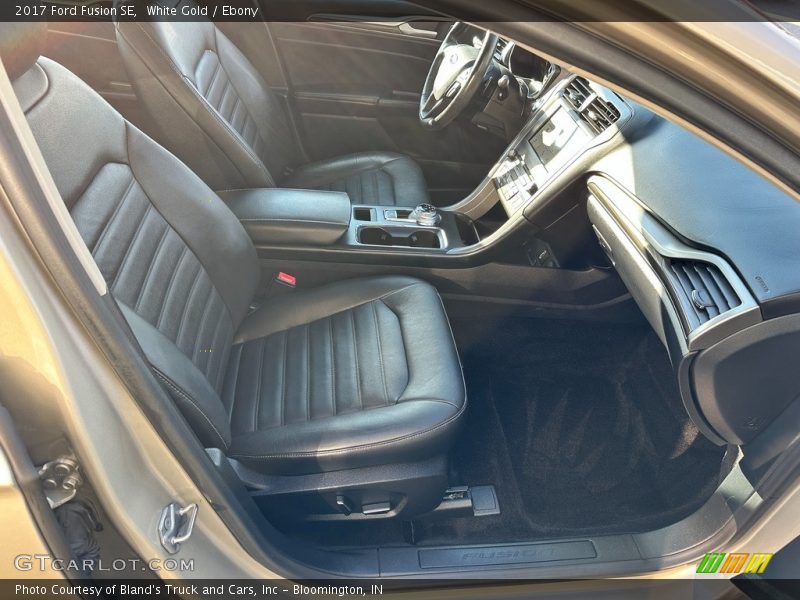 White Gold / Ebony 2017 Ford Fusion SE
