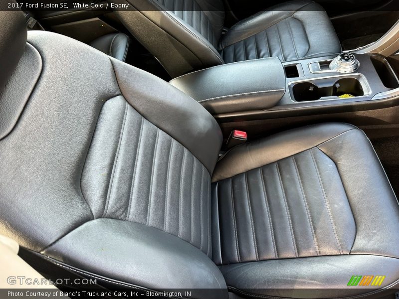 White Gold / Ebony 2017 Ford Fusion SE