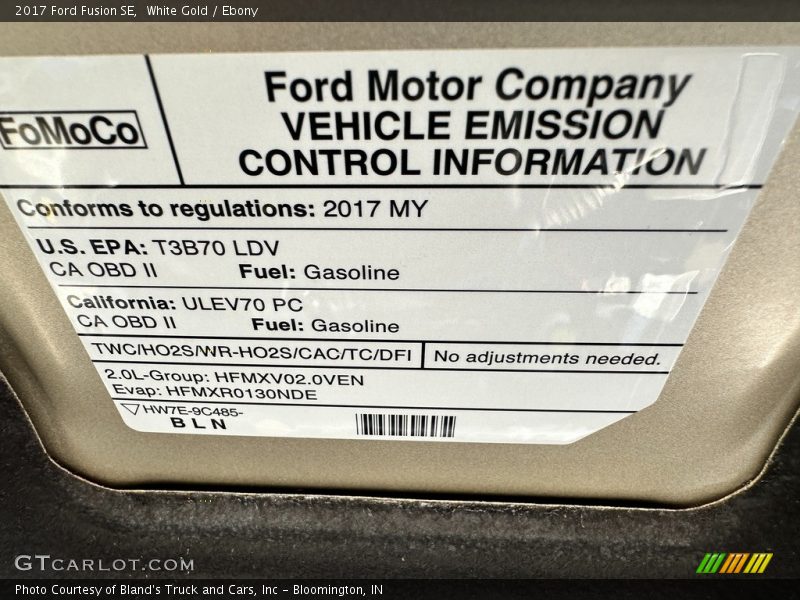 White Gold / Ebony 2017 Ford Fusion SE