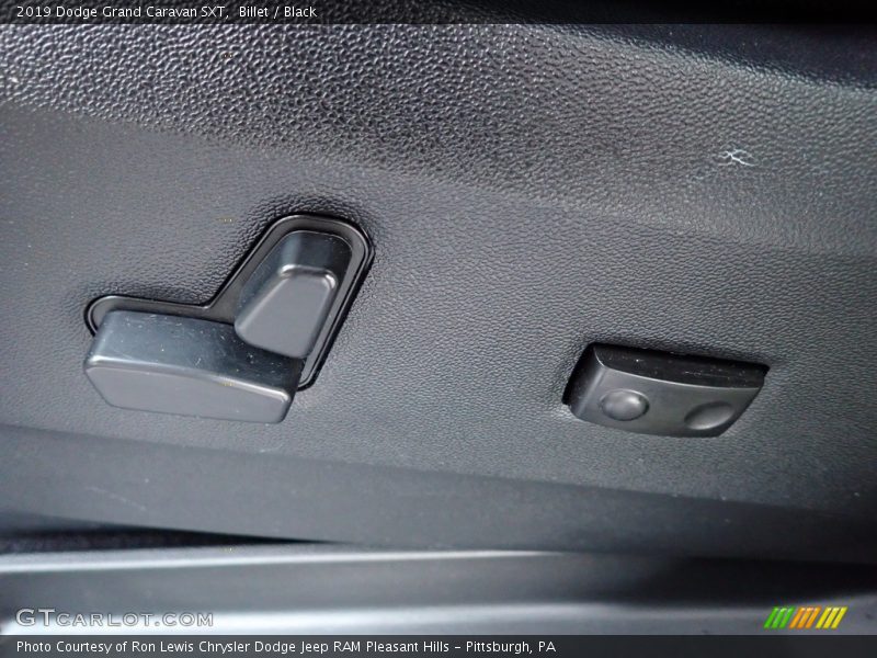 Billet / Black 2019 Dodge Grand Caravan SXT