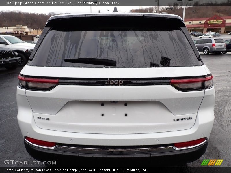 Bright White / Global Black 2023 Jeep Grand Cherokee Limited 4x4