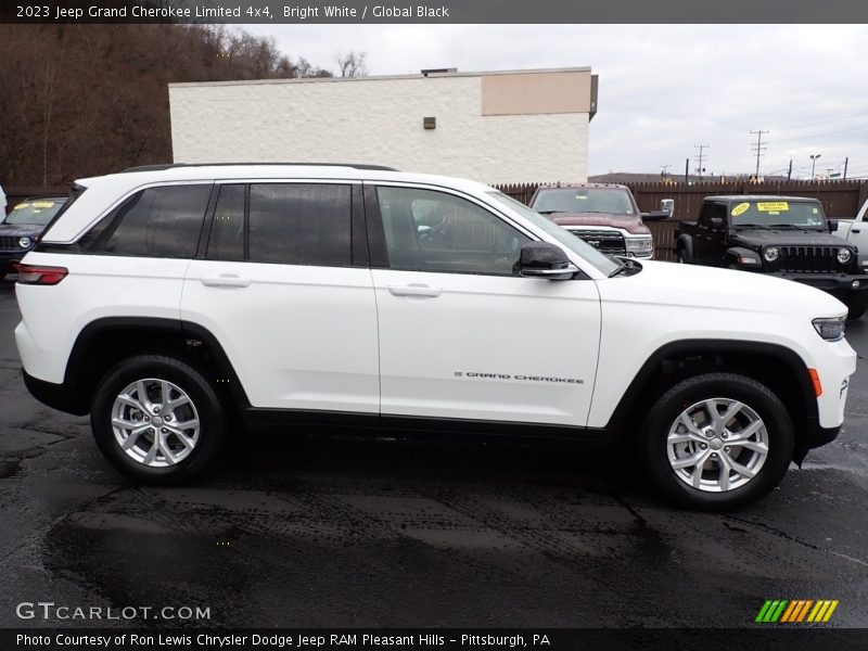 Bright White / Global Black 2023 Jeep Grand Cherokee Limited 4x4