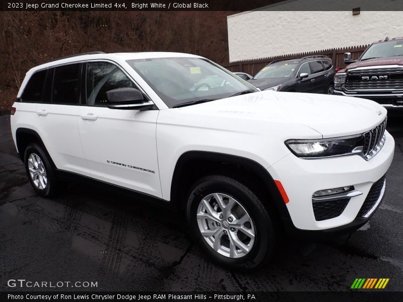 Bright White / Global Black 2023 Jeep Grand Cherokee Limited 4x4
