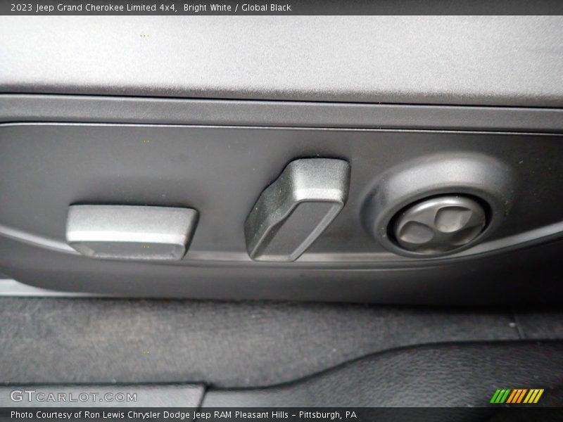 Bright White / Global Black 2023 Jeep Grand Cherokee Limited 4x4