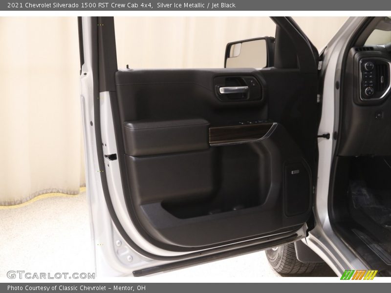 Silver Ice Metallic / Jet Black 2021 Chevrolet Silverado 1500 RST Crew Cab 4x4