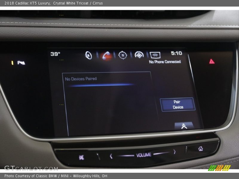 Crystal White Tricoat / Cirrus 2018 Cadillac XT5 Luxury