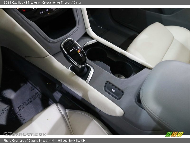 Crystal White Tricoat / Cirrus 2018 Cadillac XT5 Luxury