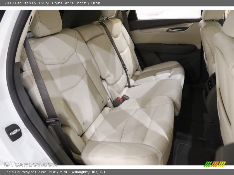 Crystal White Tricoat / Cirrus 2018 Cadillac XT5 Luxury