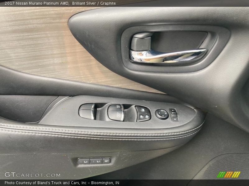 Brilliant Silver / Graphite 2017 Nissan Murano Platinum AWD