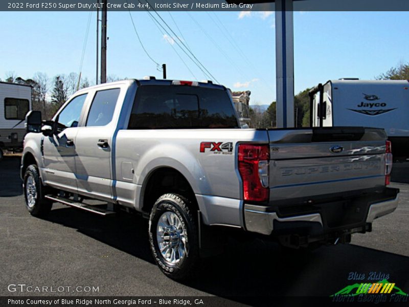 Iconic Silver / Medium Earth Gray 2022 Ford F250 Super Duty XLT Crew Cab 4x4