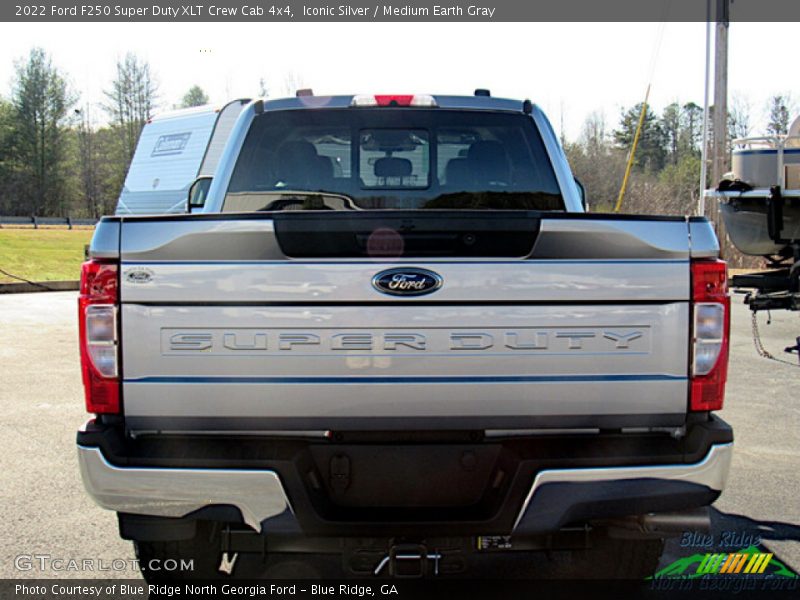 Iconic Silver / Medium Earth Gray 2022 Ford F250 Super Duty XLT Crew Cab 4x4
