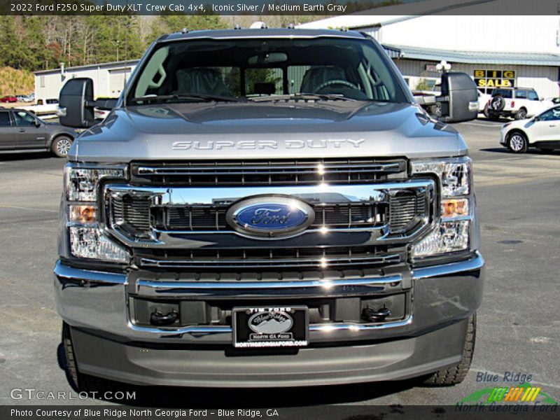 Iconic Silver / Medium Earth Gray 2022 Ford F250 Super Duty XLT Crew Cab 4x4