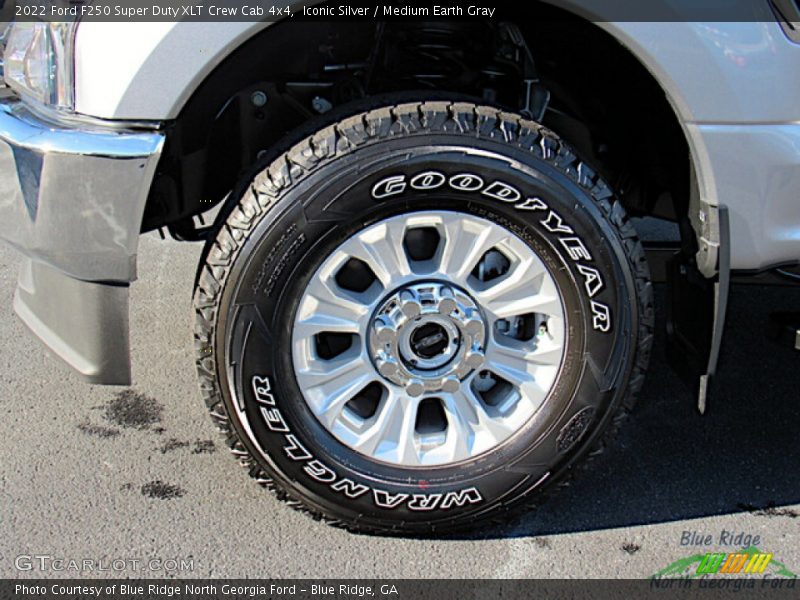Iconic Silver / Medium Earth Gray 2022 Ford F250 Super Duty XLT Crew Cab 4x4