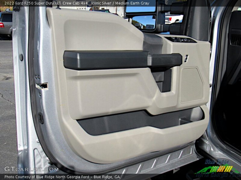 Iconic Silver / Medium Earth Gray 2022 Ford F250 Super Duty XLT Crew Cab 4x4