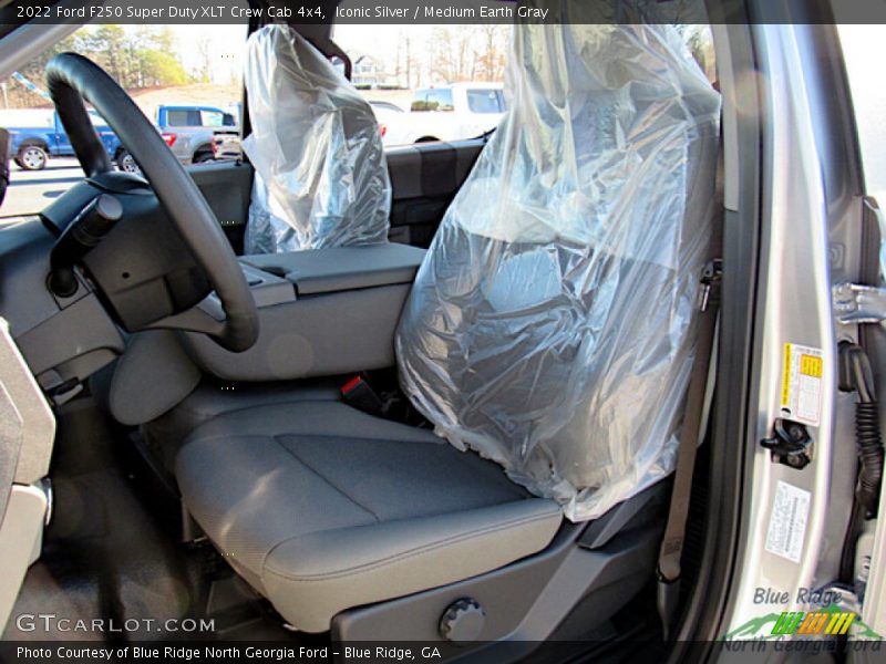 Iconic Silver / Medium Earth Gray 2022 Ford F250 Super Duty XLT Crew Cab 4x4