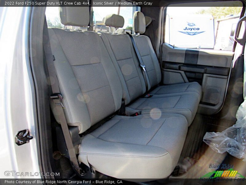 Iconic Silver / Medium Earth Gray 2022 Ford F250 Super Duty XLT Crew Cab 4x4