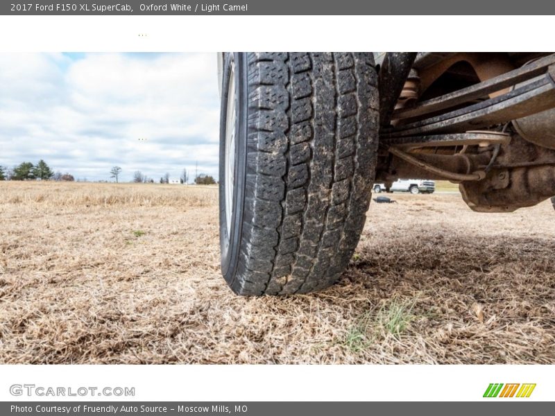 Oxford White / Light Camel 2017 Ford F150 XL SuperCab