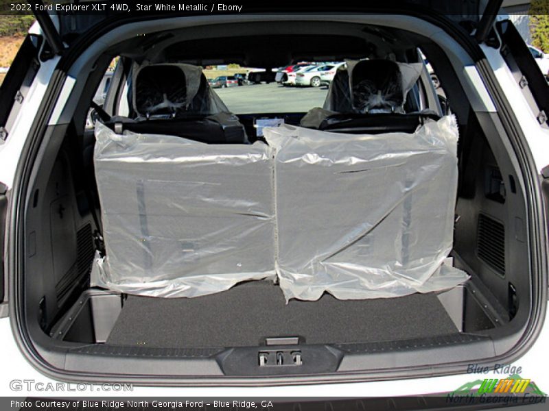 Star White Metallic / Ebony 2022 Ford Explorer XLT 4WD