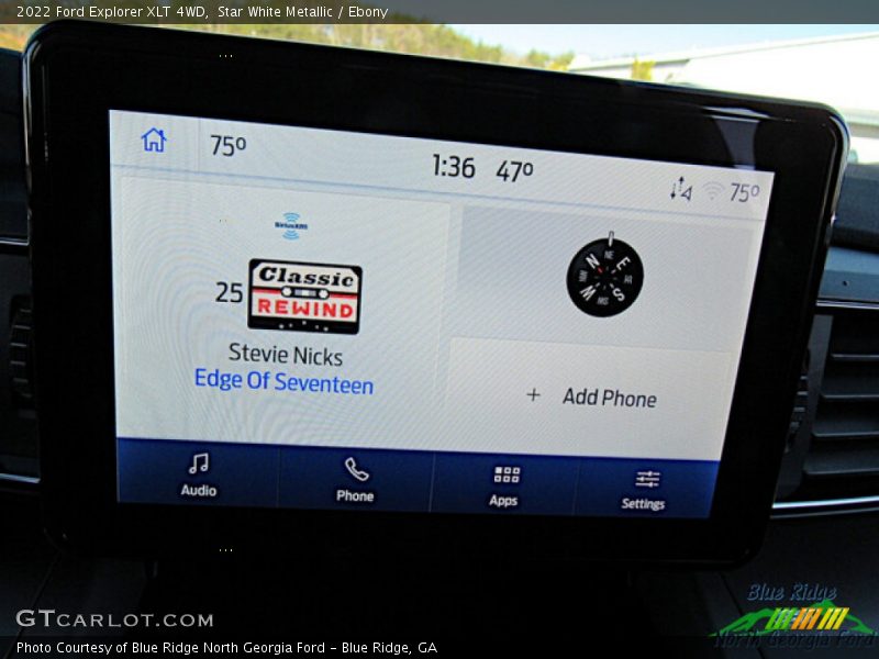Star White Metallic / Ebony 2022 Ford Explorer XLT 4WD