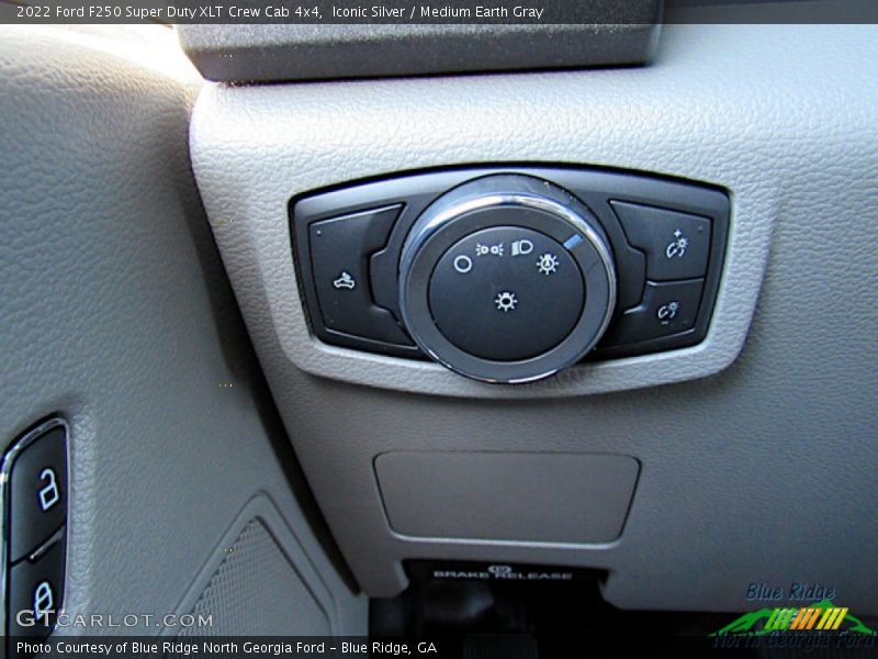 Iconic Silver / Medium Earth Gray 2022 Ford F250 Super Duty XLT Crew Cab 4x4