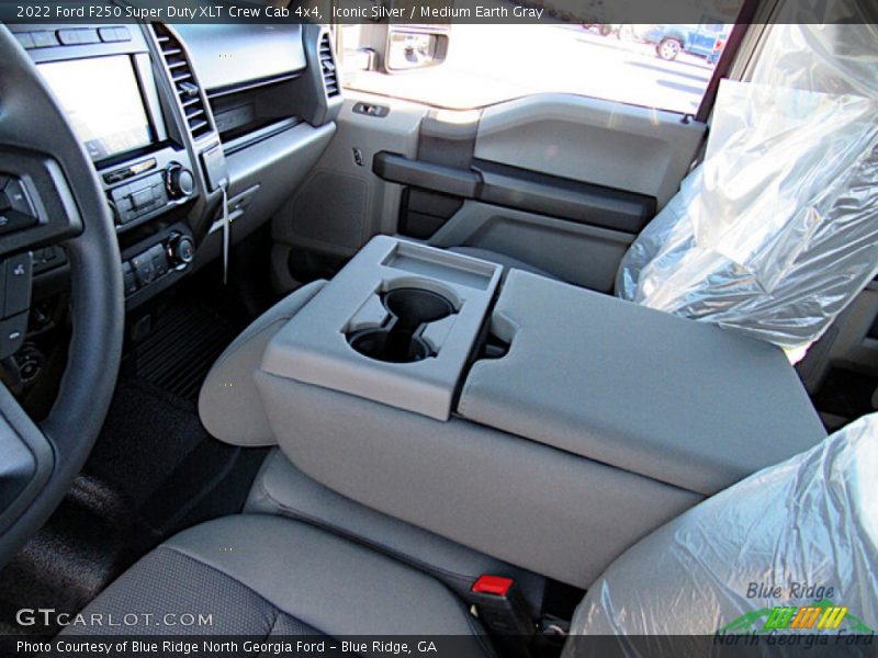 Iconic Silver / Medium Earth Gray 2022 Ford F250 Super Duty XLT Crew Cab 4x4