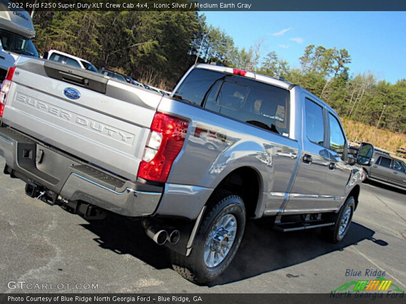 Iconic Silver / Medium Earth Gray 2022 Ford F250 Super Duty XLT Crew Cab 4x4