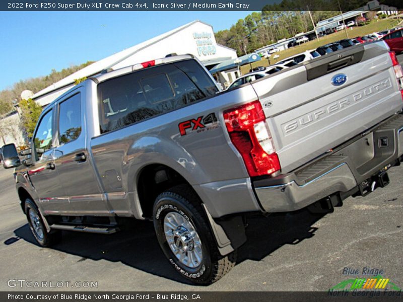 Iconic Silver / Medium Earth Gray 2022 Ford F250 Super Duty XLT Crew Cab 4x4