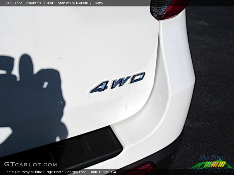 Star White Metallic / Ebony 2022 Ford Explorer XLT 4WD