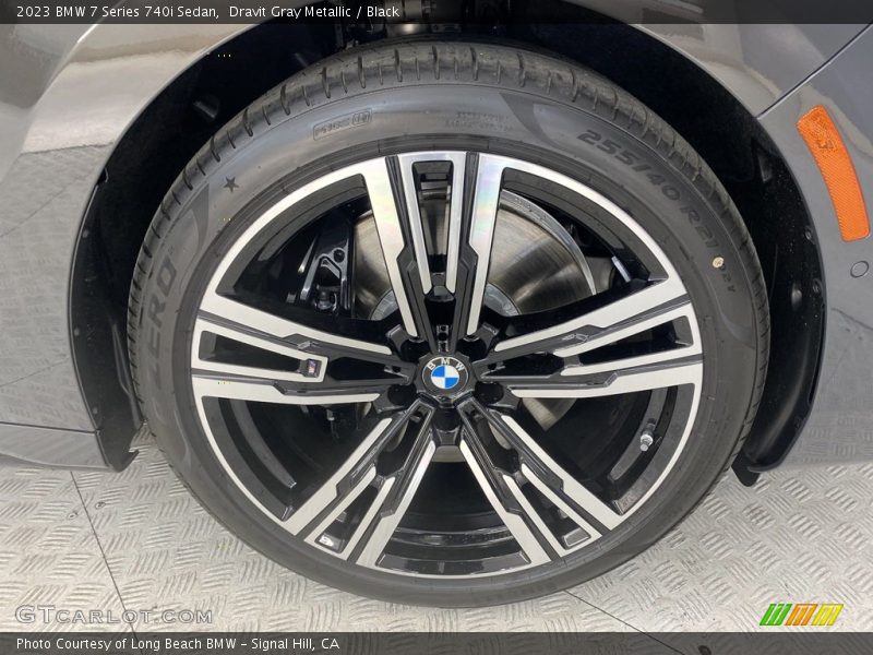 Dravit Gray Metallic / Black 2023 BMW 7 Series 740i Sedan