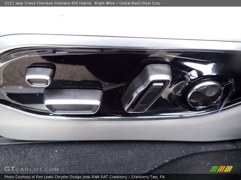 Controls of 2022 Grand Cherokee Overland 4XE Hybrid
