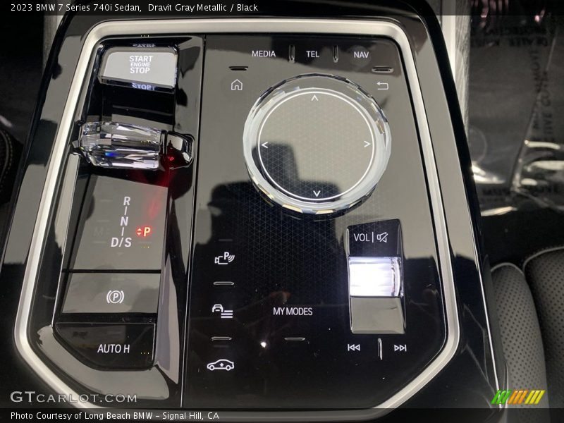 Dravit Gray Metallic / Black 2023 BMW 7 Series 740i Sedan