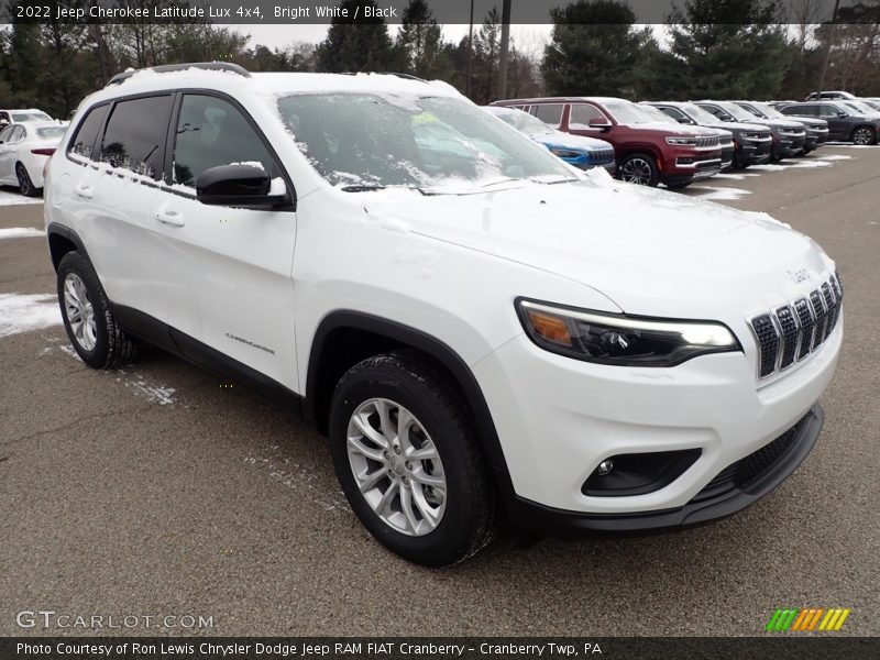 Bright White / Black 2022 Jeep Cherokee Latitude Lux 4x4