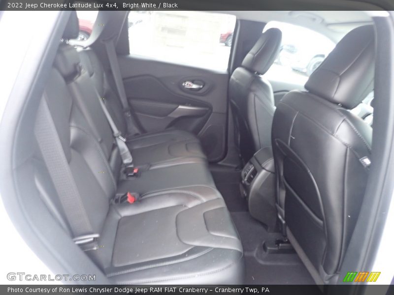 Bright White / Black 2022 Jeep Cherokee Latitude Lux 4x4