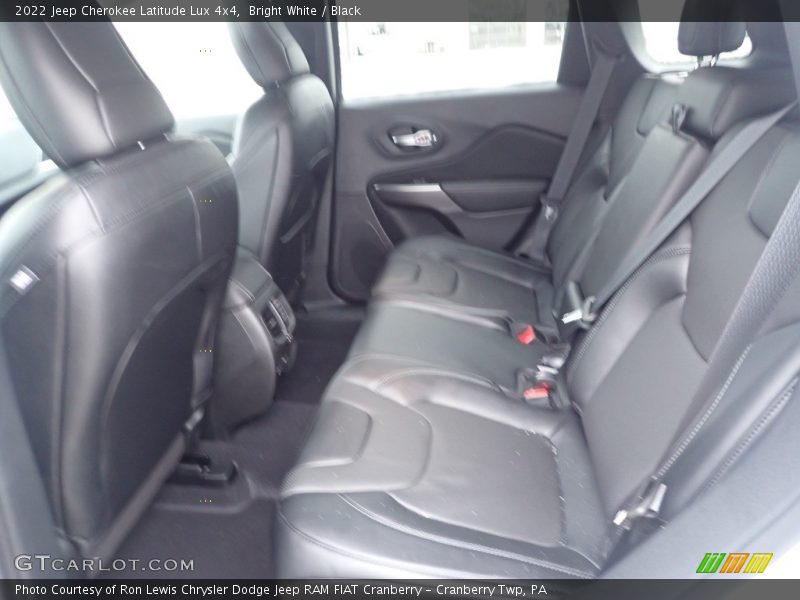 Bright White / Black 2022 Jeep Cherokee Latitude Lux 4x4