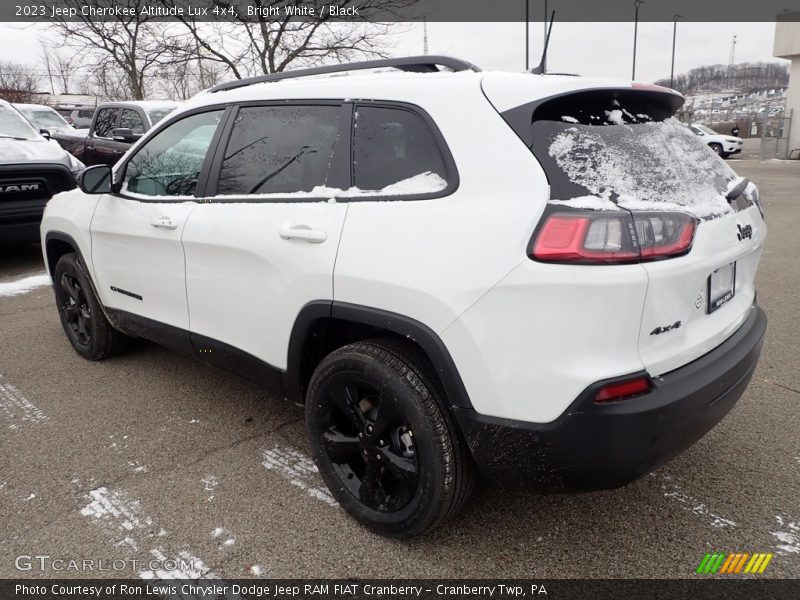 Bright White / Black 2023 Jeep Cherokee Altitude Lux 4x4